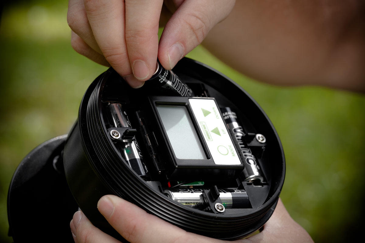 Moultrie Futterautomat 5 Gallonen (ca. 18,9 L) – Hängender Wildfutter-Spender Mit Digitalem Timer